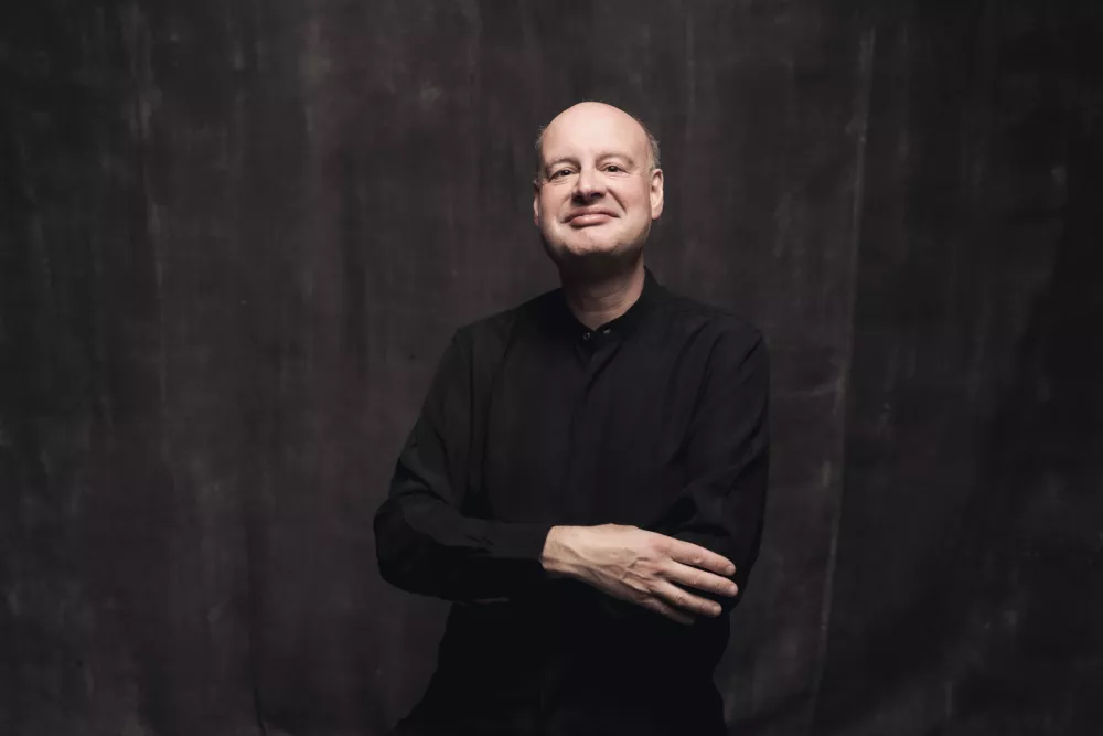 Glavni dirigent Zbora Slovenske filharmonije Stephen Layton (Foto: Matthew Johnson)