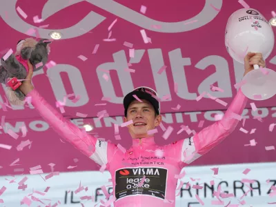 Denmark's Jonas Vingegaard Hansen of Team Visma | Lease A Bike wins the 20th stage of the Giro d'Italia cycling race from Gemona del Friuli to Piancavallo, Italy, Saturday May 30, 2026. (Simone Spada/LaPresse via AP)