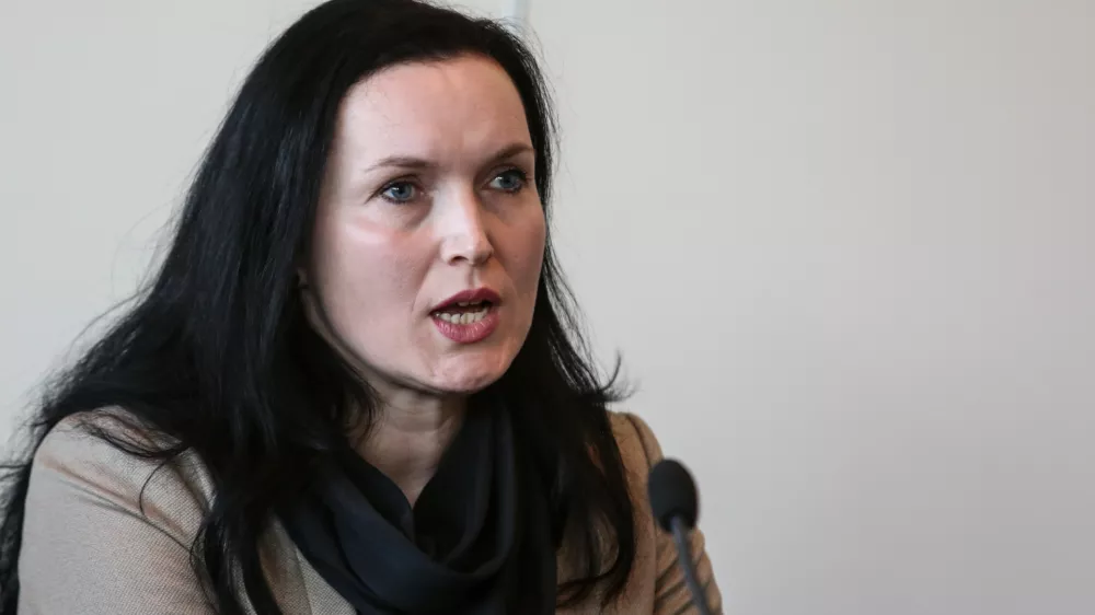 generalna direktorica OMV Slovenija Vanja Lombar - 06.12.2016 - Združenje delodajalcev Slovenije - 5. letni kongres ZDS, z naslovom &raquo;Kak&scaron;no poslovno okolje lahko pričakuje gospodarstvo v 2017?&laquo;. - okrogla miza z gospodarstveniki, na kateri so predstavili svoja pričakovanja do vlade v letu 2017;  //FOTO: Luka Cjuha.