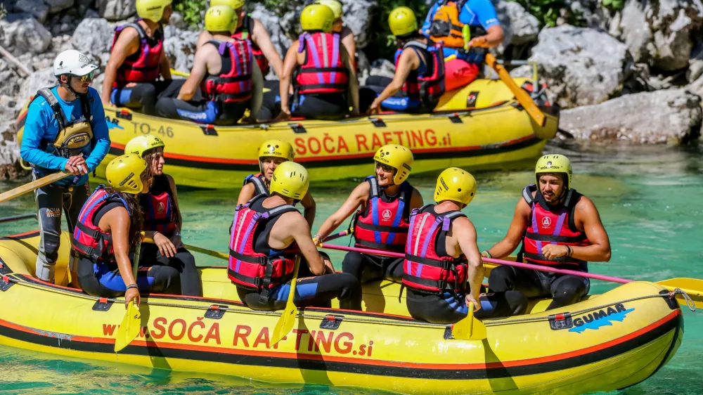 Rafting na Soči, cilj pri Trnovem ob Soči- Soča rafting Bovec -- 14.08.2016 - Posočje - Poletni Dnevnik - počitni&scaron;ka reportaža - poletno dopustovanje - turizem -     //FOTO: Bojan Velikonja