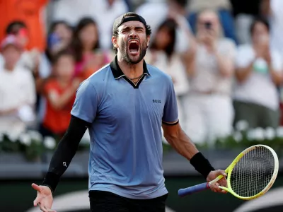 Tennis - French Open - Roland Garros, Paris, France - June 1, 2026 Italy's Matteo Berrettini celebrates winning his fourth round match against Argentina's Juan Manuel Cerundolo REUTERS/Benoit Tessier   TPX IMAGES OF THE DAY