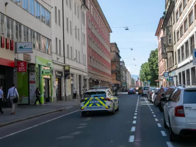 2.6.2026 - Miklo&scaron;ičeva cesta je ena izmed najbolj prometnih cest v Ljubljani, saj kot najkraj&scaron;a linija povezuje Pre&scaron;ernov trg in Trg Osvobodilne fronteFoto: Luka Cjuha
