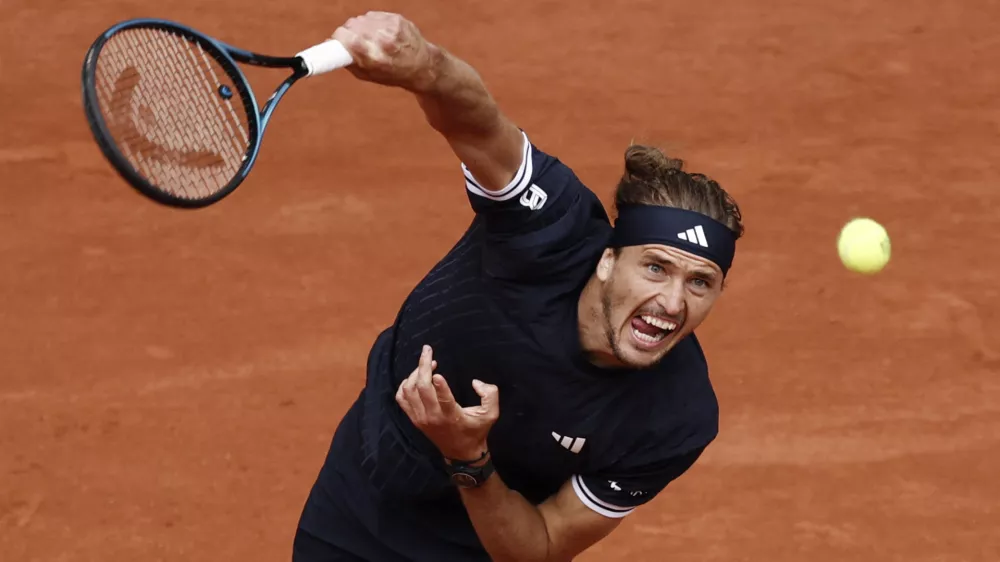 Tennis - French Open - Roland Garros, Paris, France - June 5, 2026 Germany's Alexander Zverev in action during his semi final match against Czech Republic's Jakub Mensik REUTERS/Benoit Tessier