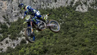 Tim Gajser je v Italiji nastopal v barvah znanega italijanskega motorista. Foto: Yamaha