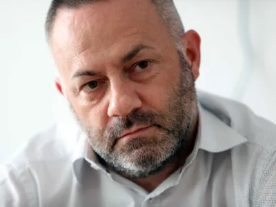 - 05.07.2022 - Danijel Be&scaron;ič Loredan, dr. med., ortopedski kirurg in politik, minister za zdravje v 15. vladi RS pod vodstvom dr. Roberta Goloba od 1. junija 2022 //FOTO: Tomaž SkaleOPOMBA: DNEVNIKOV OBJEKTIV 2022 &ndash; INTERVJU