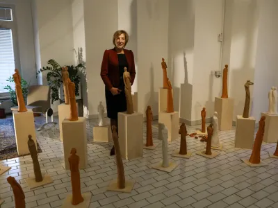 - 10.10.2022 &ndash;&nbsp;Knjižnica Prežihov Voranc&nbsp;&ndash; prva samostojna razstava&nbsp;kipov in grafik&nbsp;Viktorije Potočnik -&nbsp;Jaz, midve, m&eacute;&nbsp;//FOTO: Luka Cjuha