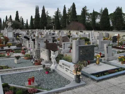 mirensko pokopali&scaron;če leta 2012 - v Sloveniji