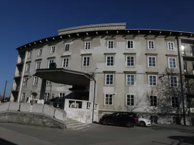 Ljubljanska občina bo v prihajajočem &scaron;tudijskem letu &Scaron;tudentskemu domu Ljubljana zaračunavala vi&scaron;jo najemnino za prostore Akademskega kolegija v Baragovem semeni&scaron;ču.

&nbsp;

&nbsp;