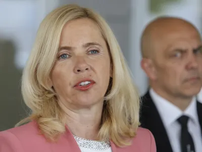 nova ministrica za notranje zadeve mag. Tatjana Bobnar, novi v.d. generlani direktor Policije mag. Bo&scaron;tjan Lindav - 02.06.2022 &ndash; Ministrstvo za notranje zadeve - Izjava za javnost nove ministrice za notranje zadeve mag. Tatjane Bobnar in novega v. d. generalnega direktorja policije mag. Bo&scaron;tjana Lindava //FOTO: Jaka Gasar