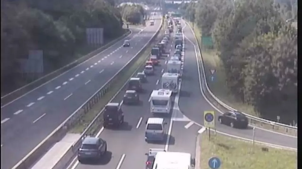 Spletna kamera pri priključku Hru&scaron;ica proti Ljubljani.