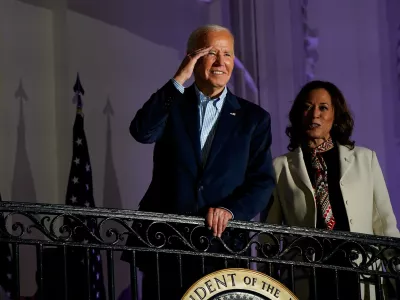 Predsednik Joe Biden je napovedal, da bo v Beli hi&scaron;i samo &scaron;e pol leta. Za svojo naslednico predlaga podpredsednico Kamalo Harris.

&nbsp;

&nbsp;