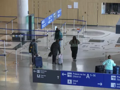 - potni&scaron;ki terminal -&nbsp;- 14.12.2022 - Letali&scaron;če Jožeta Pučnika Brnik &ndash; Aerodrom Ljubljana &ndash; Fraport Slovenija&nbsp;//FOTO: Luka Cjuha