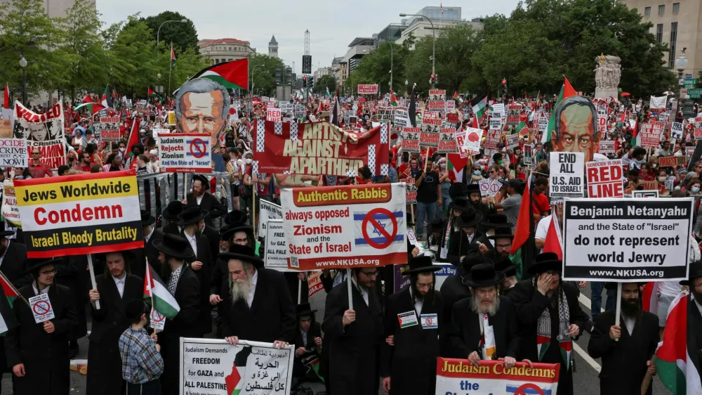 Na ulicah Washingtona je več tisoč ljudi protestiralo proti Netanjahuju, med njimi tudi ameri&scaron;ki ultraortodoksni Judje.&nbsp;