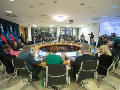 - 01.06.2022 &ndash; Vlada RS &ndash; 1. seja 15. vlade pod vodstvom dr. Roberta Goloba - ministri //FOTO: Luka Cjuha