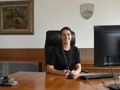 Nova generalna državna odvetnica Ana Ker&scaron;evan se zavzema za spremembe zakonodaje in za vpis državnega odvetni&scaron;tva v ustavo. F Nik Erik Neubauer Q