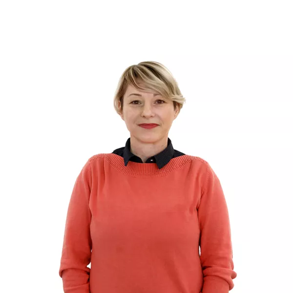 Nata&scaron;a Bucik OzebekZA ONLINE - Redakcija Dnevnik 2024 - portreti za komentarje in kolumne - kolumnisti - komentatorji &ndash; novinarji - portret //FOTO: Luka Cjuha / Foto: Luka Cjuha