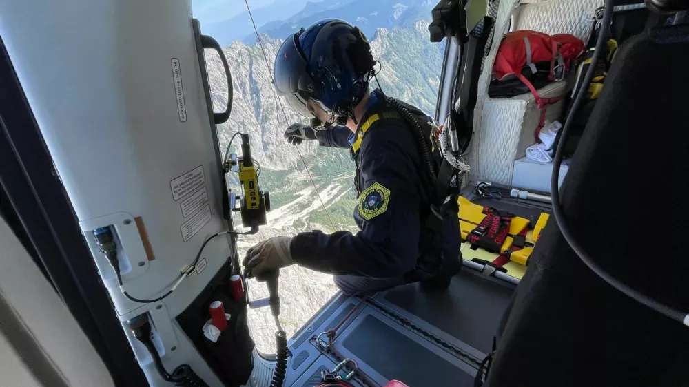 Helikoptersko re&scaron;evanje v gorah