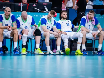 Jeza, razočaranje in solze na slovenski klopi po porazu proti &Scaron;paniji. Foto: STA