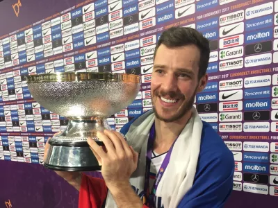 Goran Dragić leta 2017 po največjem uspehu kariere, ko je kot kapetan slovensko reprezentanco popeljal do naslova evropskega prvaka in bil najkoristnej&scaron;i igralec (MVP) turnirja. Foto: Arhiv Dnevnika