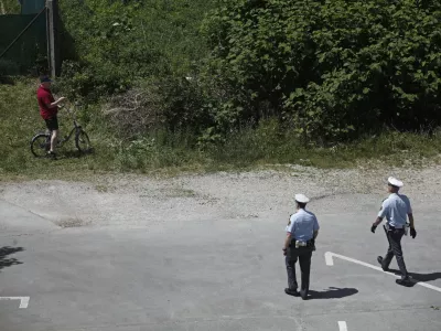 - simbolična fotografija - policist - kolesar - Policija - //FOTO: Luka Cjuha