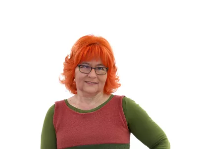 Mojca Marot- Redakcija Dnevnik 2024 - portreti za komentarje in kolumne - kolumnisti - komentatorji &ndash; novinarji - portret //FOTO: Luka Cjuha