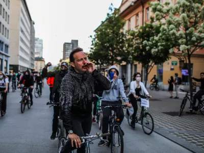 Zlatko Čordić- 08.05.2020 &ndash; protivladni protest Z balkonov na kolesa v Ljubljani - protestni shod proti omejevanju svobode v času epidemije novega koronavirusa.- kolesarji -  //FOTO: Bojan Velikonja