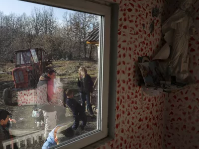 - 29.01.2020 - Romsko naselje Goriča vas v občini Ribnica &ndash; reportaža Otroci v barakah brez vode in elektrike preizku&scaron;nja za državo &ndash; romska problematika &ndash; romi - //FOTO: Jaka Gasar