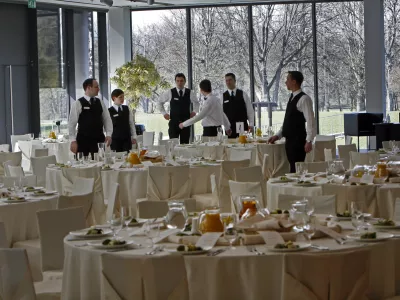 Brdo pri Kranju - catering - gostinstvo - natakarji//FOTO: Tomaž Skale