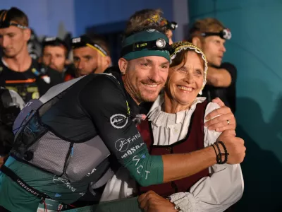 Dobro razpoloženje tekačev od &scaron;tarta do cilja. F Trailrun