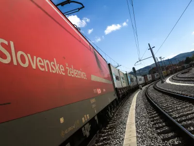 - 20.04.2017 - Slovenske železnice (SŽ) - tovorni železni&scaron;ki promet - - infrastrukturni projekt Drugi tir - izgradnja drugega železni&scaron;kega tira med Divačo in Koprom v dolžini 27 kilometrov - //FOTO: Luka Cjuha..OPOMBA: DNEVNIKOV OBJEKTIV - REPORTAŽA 2017 -