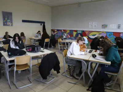 Obalna dija&scaron;ka skupnost pričakuje odgovore od ministrstva in Državnega izpitnega centra ter prilagoditev maturitetnih izpitov v italijanskem jeziku že letos. Fotografija je simbolična. Foto: Luka Cjuha