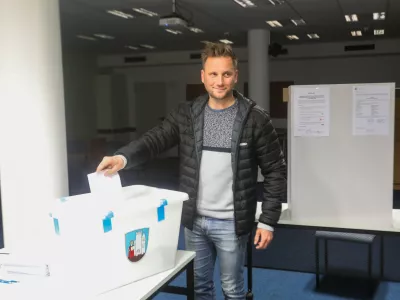- Gregor Ko&scaron;ir, kandidat za župana in sedanji podžupan,- Voli&scaron;če Podjetni&scaron;ki inkubator,- 05.10.2024. - Nadomestne volitve za župana v Občini Kočevje.//FOTO: Bojan Velikonja