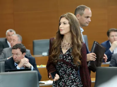 Eva Irgl, Anže Logar- 26.06.2023 - Državni zbor - 11. redna seja DZ - poslanska vpra&scaron;anja predsedniku vlade Robertu Golobu in ministrski ekipi - zadnja redna sej pred parlamentarnimi počitnicami - //FOTO: Tomaž Skale