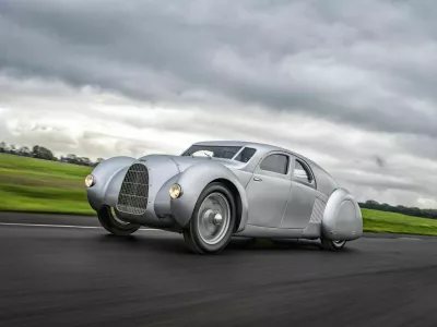 Trajalo je 90 let, da je type 52 zapeljal na cesto, izdelali pa so ga po skicah iz leta 1934. Avto z letnico 2024 je večji in zmogljivej&scaron;i od izvirnika. Foto: Audi