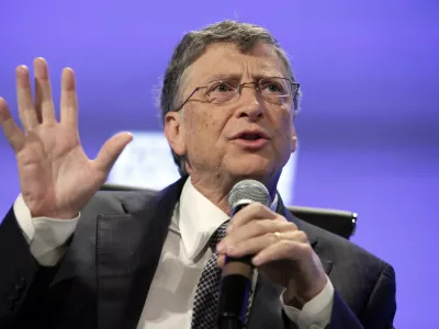 Bill Gates speaks during Peterson Institute 2013 Fiscal Summit on Facing the Future in Washington, DC in this May 7, 2013 file photo. Three of the top 20 investors in Microsoft Corp are lobbying the board to press for Bill Gates to step down as chairman of the software company he co-founded 38 years ago, according to people familiar with matter.  REUTERS/Yuri Gripas/Files  (UNITED STATES - Tags: POLITICS BUSINESS SCIENCE TECHNOLOGY)