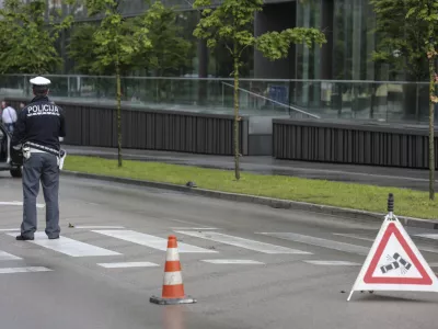 - 12.05.2016 - prometna nesreča - Vilharjeva cesta - ogled kraja prometne nesreče - policija - varnost v prometu   ///FOTO: Luka Cjuha.