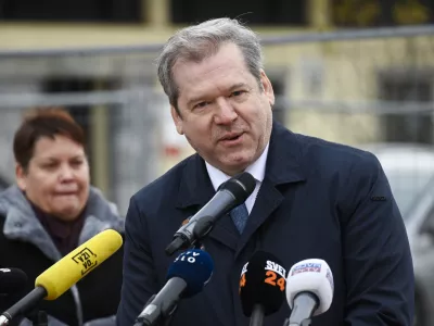  minister za visoko &scaron;olstvo, znanost in inovacije Igor Papič,- 15.12.2023 &ndash; gradbi&scaron;če - nova Veterinarska fakulteta Univeze v Ljubljani, Cesta v Mestni log med 47 in 51a - položitev temeljnega kamna za novo Veterinarsko fakulteto UL, //FOTO: Nik Erik Neubauer