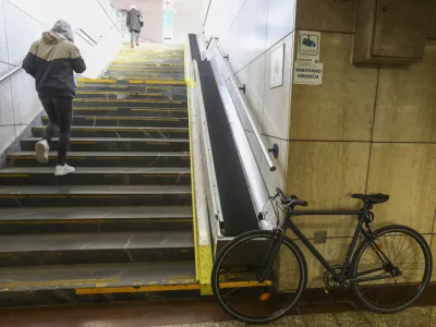 8.11.2024 - podhod železni&scaron;ka postaja ljubljana - klančina za kolesa - koloFOTO: LUka Cjuha