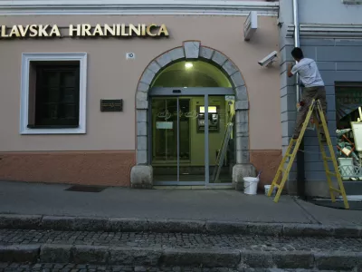 Delavska hranilnica, Deželna banka Slovenije, Lon in Primorska hranilnica imajo skupaj osem odstotkov slovenskega bančnega trga. Pri teh &scaron;tirih, po bilančni vsoti sicer manj&scaron;ih bančnih ustanovah gre v prihodnje pričakovati največ lastni&scaron;kih sprememb. Foto: Tomaž Skale&nbsp;