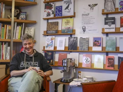 27.11.2024 - knjigarna &Scaron;i&scaron;kla Anja Zag Golob, slovenska pesnica, urednica, kritičarka, dramaturginja in prevajalkaFOTO: LUKA CJUHA