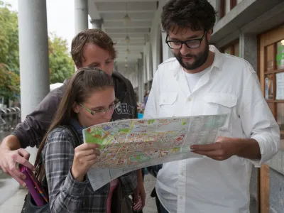 Tatovi pogosto delajo v dvoje in so polni zvijač. Vedno bodimo pozorni.&nbsp;