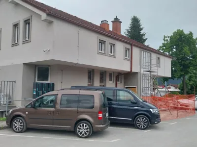 Mestna knjižnica Ljubljana načrtuje, da bo &scaron;e pred poletjem ponovno odprla Knjižnico Jurija Vege, ki jo je občina Dol pri Ljubljani preselila na novo lokacijo. Foto: Vesna Levičnik