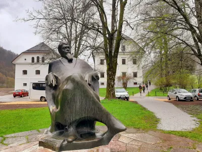 Dvorec Visoko, nekdanji dom dr. Ivana Tavčarja, je v zadnjih letih doživel spo&scaron;tljivo oživitev, nove pridobitve pa se obetajo tudi v prihodnje.