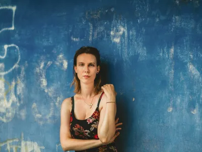 Anja Radaljac je leto&scaron;nja prejemnica Stritarjeve nagrade, ki jo je podeljuje Dru&scaron;tvo slovenskih pisateljev za izredne dosežke na področju literarne kritike mlaj&scaron;ih generacij.