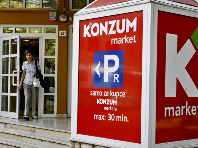 - Hrva&scaron;ka 2012 - Novigrad - trgovina Market Konzum d.d., Gradska vrata 21a//FOTO: Bojan Velikonja