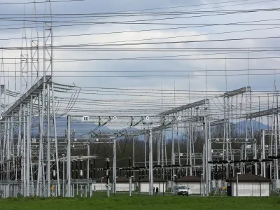 Združevanje operaterjev je manj pomemben korak pri temeljnem preoblikovanju slovenske elektroenergetike. Ključen korak bo narejen z združevanjem petih elektrodistribucijskih podjetij. Foto: Jaka Gasar&nbsp;