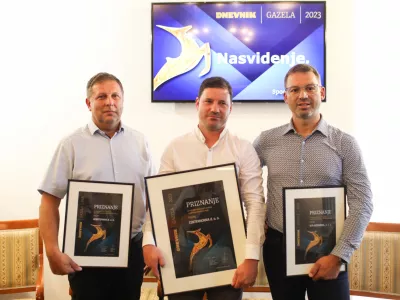 direktor podjetja NTR Inženiring Primož Mahoričdirektor podjetja Centernorma&nbsp;Janko Kovačdirektor podjetja Robotehnika&nbsp;Andrej Orovič,&nbsp;- 14.09.2023&nbsp;- 23. Slovenska GAZELA 2023 &ndash; regijski izbor najbolj&scaron;ih najhitreje rastočih podjetij v organizaciji časnika Dnevnik &ndash; razglasitev Dravsko-pomurske gazele v Lendavi -&nbsp;//FOTO: Bojan Velikonja