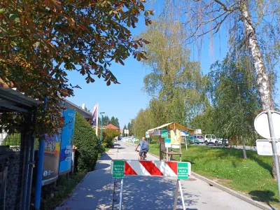 V Medvodah teden mobilnosti razvr&scaron;čajo skozi ves mesec. S tem namenom bo do konca septembra za motorna vozila zaprt močno obegan del ceste od banke do po&scaron;te.