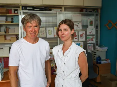 direktorica in umetni&scaron;ka vodja Maske Alja Lobnik,umetnik in kurator Janez Jan&scaron;a - 21.09.2023 - Zavod Maska praznuje 30 let - predstavili program dogodkov Zdaj je tukaj!, ki jih pripravljajo ob 30-letnici delovanja; //FOTO: Bojan Velikonja