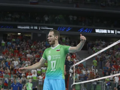 Tine Urnaut<br><br>- 07.09.2022 &ndash; odbojka &ndash; Slovenija: Ukrajina, svetovno prvenstvo v odbojki za mo&scaron;ke v Ljubljani, četrtfinale: Slovenska mo&scaron;ka odbojkarska reprezentanca se je uvrstila v polfinale svetovnega prvenstva. V četrtfinalu je v Ljubljani premagala Ukrajino s 3:1 <br><br><br>//FOTO: Luka Cjuha<br>